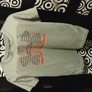 Under armour t-shirt 4t used